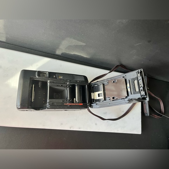 Nikon One Touch 35mm Camera and Case - Picture 6 of 7